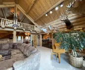 Grandpa’s Place. Exclusive, Stunning, Private Log Home. Firepit & Pond