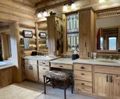Grandpa’s Place. Exclusive, Stunning, Private Log Home. Firepit & Pond