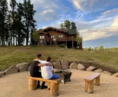 Grandpa’s Place. Exclusive, Stunning, Private Log Home. Firepit & Pond