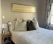 Waterfront, Dog-Friendly Cottage on the Cove
