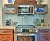 Broken Bow Couple’s Retreat w/ Fire Pit & BBQ!