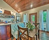 Broken Bow Couple’s Retreat w/ Fire Pit & BBQ!