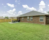 LUXURIOUS MOORE HOME 8 MILES TO OU & 15 MILES TO OKC BRICKTOWN