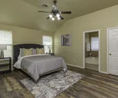 LUXURIOUS MOORE HOME 8 MILES TO OU & 15 MILES TO OKC BRICKTOWN