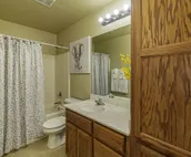 LUXURIOUS MOORE HOME 8 MILES TO OU & 15 MILES TO OKC BRICKTOWN