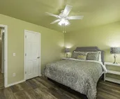 LUXURIOUS MOORE HOME 8 MILES TO OU & 15 MILES TO OKC BRICKTOWN