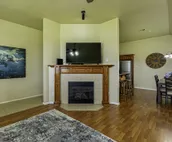 LUXURIOUS MOORE HOME 8 MILES TO OU & 15 MILES TO OKC BRICKTOWN