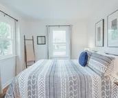 Stylish cottage right in town!
