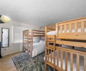 Beautiful Newly Renovated (2021) Lakefront Home Near Notre Dame