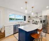Beautiful Newly Renovated (2021) Lakefront Home Near Notre Dame