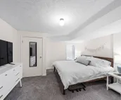 Beautiful Newly Renovated (2021) Lakefront Home Near Notre Dame