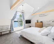 Beautiful Newly Renovated (2021) Lakefront Home Near Notre Dame