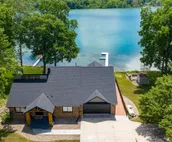 Beautiful Newly Renovated (2021) Lakefront Home Near Notre Dame