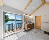 Beautiful Newly Renovated (2021) Lakefront Home Near Notre Dame
