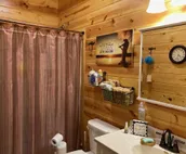 Chamberlain 2 Bedroom Cabin, Sleeps 4-6, Great View,  Boat/Camper Parking, Quiet