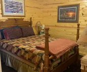Chamberlain 2 Bedroom Cabin, Sleeps 4-6, Great View,  Boat/Camper Parking, Quiet