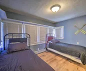 Pet-Friendly Ogallala Home ~ 7 Mi to Lakefront!