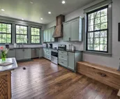 ‘Bross Brother's Cabin’ w/ Wraparound Porch!