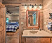 Luxe Cabin w/ Tesla Charging Station, 3 Mi to Lake