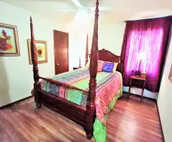 GUESTHOUSE w/ FARM FRESH FOOD OPTIONS!