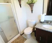 GUESTHOUSE w/ FARM FRESH FOOD OPTIONS!