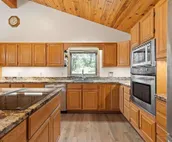 The Wandering Goat, near Custer State Park **Hot tub**