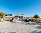 Bethany west home close to the beautiful water w/free WiFi, private WD