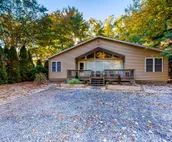 Bethany west home close to the beautiful water w/free WiFi, private WD
