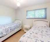 Bethany west home close to the beautiful water w/free WiFi, private WD
