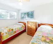 Bethany west home close to the beautiful water w/free WiFi, private WD