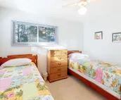 Bethany west home close to the beautiful water w/free WiFi, private WD