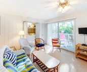 Bethany west home close to the beautiful water w/free WiFi, private WD