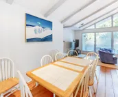 Bethany west home close to the beautiful water w/free WiFi, private WD