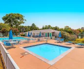 Bethany west home close to the beautiful water w/free WiFi, private WD