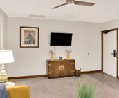 112 · Unique Chic #112 - Hotel Phillips