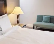 104 · Cozy Corner #104 - King Bed Hotel Phillips