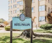104 · Cozy Corner #104 - King Bed Hotel Phillips