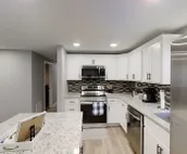 Renovated 3bed 1bath home that comfortably sleeps up to 8 guests!