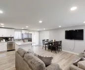 Renovated 3bed 1bath home that comfortably sleeps up to 8 guests!