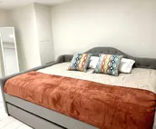 Cheerful Spacious 4 bd Vacation Home Walks to Purdue Campus, Sports, and Golf