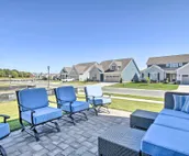 Bishop's Landing Townhome w/ Pool & Beach Shuttle!