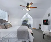 Cypress Creek House | Bright 3/2 on the creek and minutes from downtown!