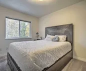 Quaint Anchorage Townhome - 6 Miles to Downtown!