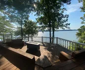 LAKEFRONT, INCREDIBLE SUNSETS, SLEEPS 20+, HIGHSPEED WIFI