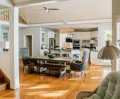 LAKEFRONT, INCREDIBLE SUNSETS, SLEEPS 20+, HIGHSPEED WIFI