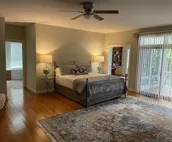 LAKEFRONT, INCREDIBLE SUNSETS, SLEEPS 20+, HIGHSPEED WIFI