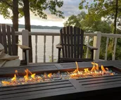 LAKEFRONT, INCREDIBLE SUNSETS, SLEEPS 20+, HIGHSPEED WIFI