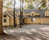LAKEFRONT, INCREDIBLE SUNSETS, SLEEPS 20+, HIGHSPEED WIFI