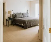LAKEFRONT, INCREDIBLE SUNSETS, SLEEPS 20+, HIGHSPEED WIFI
