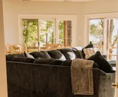 LAKEFRONT, INCREDIBLE SUNSETS, SLEEPS 20+, HIGHSPEED WIFI